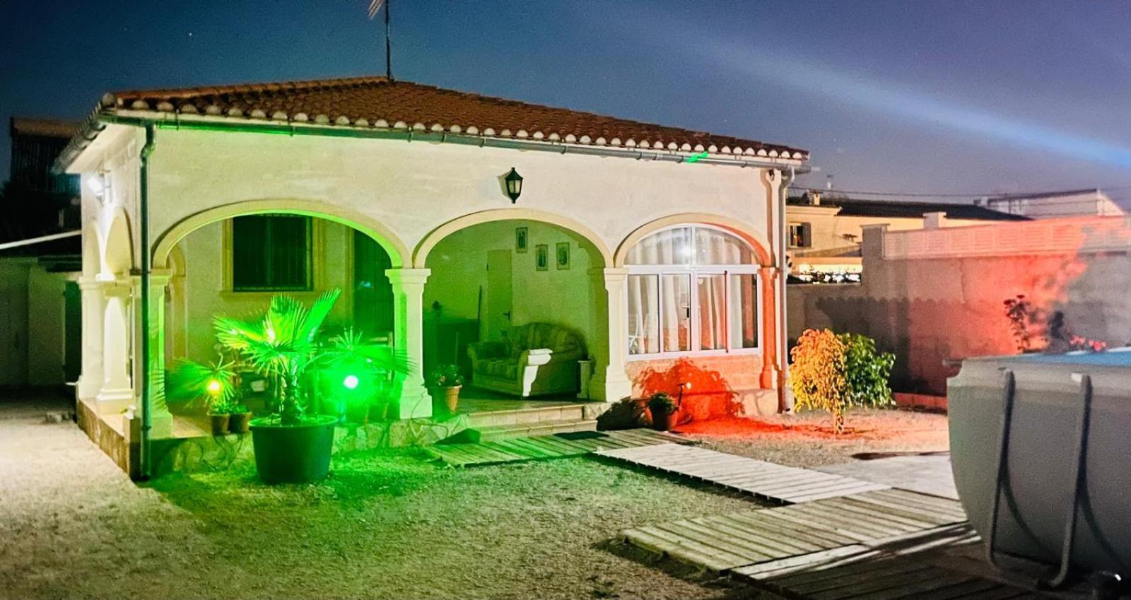 Гостьовий будинок The House Les Deveses Екстер'єр фото