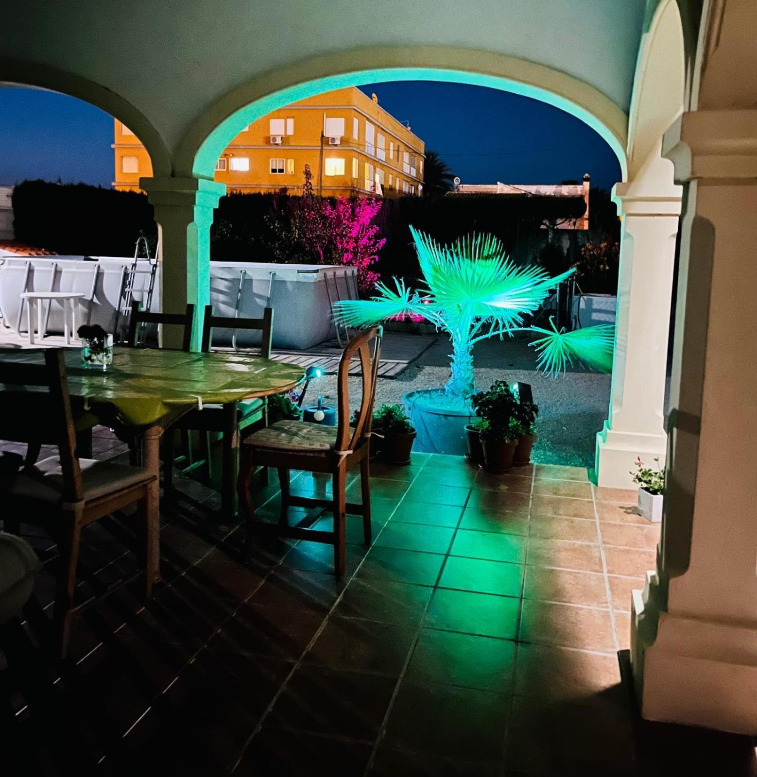 Гостьовий будинок The House Les Deveses Екстер'єр фото